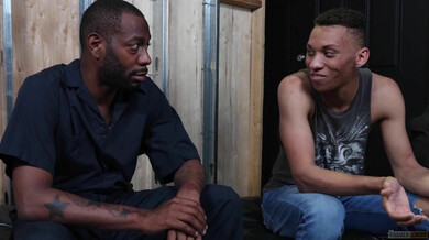 Il le baise pour faire réparer sa voiture – August Alexander & James Jacobs