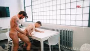 Er bestellt einen Escort ins Büro — Ethan Chase & James Fox