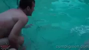 Lèvres recouvertes de sperme
