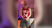 Tim Kruger: Omelette au sperme avec un verre de vin rouge