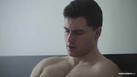 Le Voyeur – Sam Cuthan