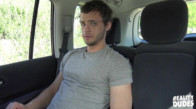 Nate Grimes perd un pari et sa virginité anale