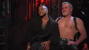 Dale Savage piesackt und fickt Micah Martinez