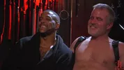 Dale Savage piesackt und fickt Micah Martinez