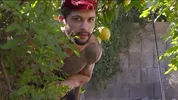 Roman Tate adora farsi allargare il buco da un grosso cazzo