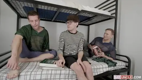 Junger Streber beweist sich – Edward Terrant, Benjamin Blue & Ethan Chase