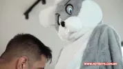 Baisé par un lapin en cosplay