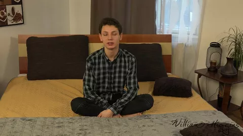 Martin Hlozek wichst sich gern und fingert sich gleichzeitig