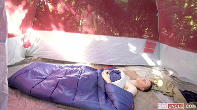 Jeune scout avec une énorme bite est enculé – Dakota Lovell & Aiden Asher