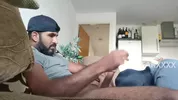 Honoration des pieds et de la bite d'un arabe macho
