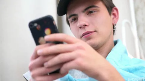 Chico guapo se masturba