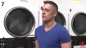 Humilié et GangBangué à la laverie automatique