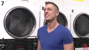 Humilié et GangBangué à la laverie automatique