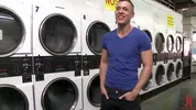 Humilié et GangBangué à la laverie automatique