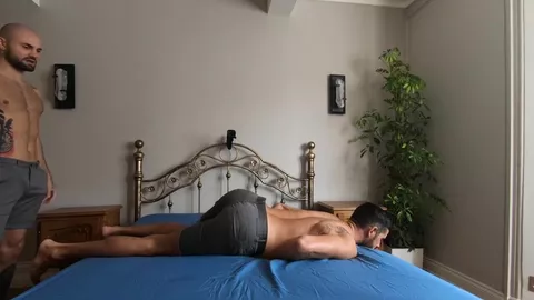 Valentin Amour cavalga um pauzão