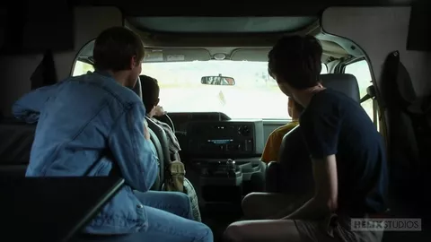 Il giovane autostoppista — Aiden Garcia & Chase Williams