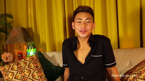 Affascinante filippino si masturba — Jeremy Vuitton