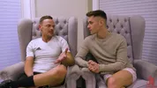 Zak Bishop dominé et défonce en bareback par le daddy Trent Summers