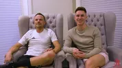 Zak Bishop dominé et défonce en bareback par le daddy Trent Summers