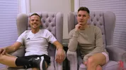 Zak Bishop dominé et défonce en bareback par le daddy Trent Summers