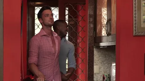 Damon Heart séduit Sean Xavier avec son cul accueillant