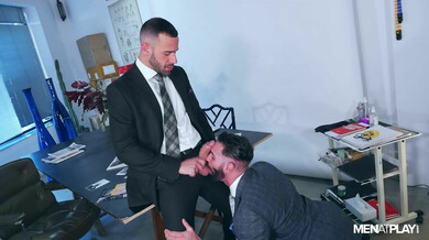 Faire plaisir à son patron – Dani Robles & Gustavo Cruz