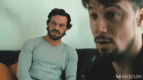 I coinquilini si scopano il fattorino – Alex Montenegro, James Fox & Skyy Knox