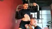 Gym bros si succhiano e si scopano in palestra — Dragon Rojo, Argentino XXL