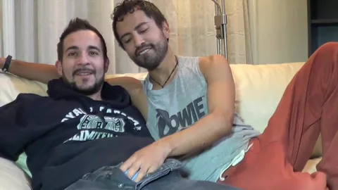 Twink latino comido bareback por FLO VEGA em um casting pornô divertido