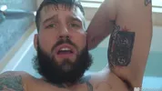 Barbu sodomisé au sauna — Buck Richards & Hunter Triad