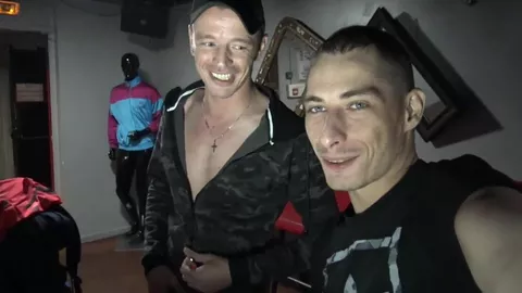 Alex Morgan im Backroom brutal durchgenommen von einem Kerl