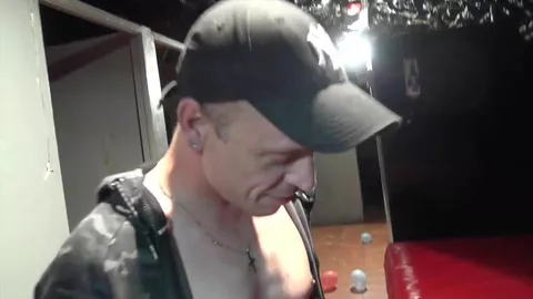 Alex Morgan baisé brutalement dans un backroom par un lascar