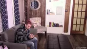 Velho safado faz um passivo tímido gozar – Clay e Liam Kyle