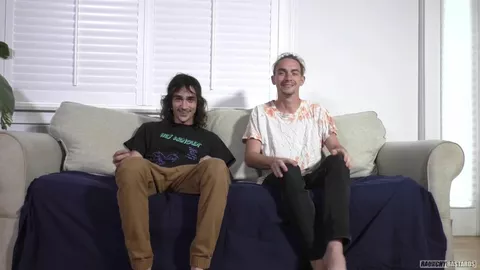 Jovem profissional do sexo – Hugh Depp e Mikey Allens