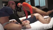 Ânus pulverizado e cheio de gozo por dois ativos agressivos