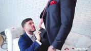 Folla en traje por San Valentín – Manuel Reyes & Bruno Max