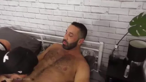 A serviço de um macho grego viril – Lex Anders & Scott Davies