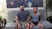 Seth Knight se régale du gros cul poilu de Jake Morgan