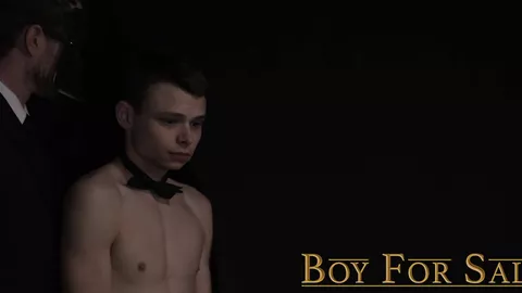 Teenie unterwirft sich einem reifen Mann – Austin L Young & Master Ballard