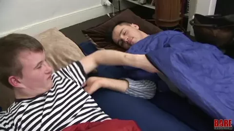 Festa do pijama bareback – Tyler Peters & Sunny Davies