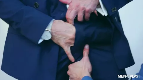 Écarte tes jambes et ouvre ton cul — Manuel Skye & Marcos Oliveira