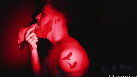 Un gloryhole dans la chambre 69 — Scott Demarco & Nick Milani