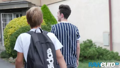 Minet fluet sodomisé sans détour — Jesse Evans & Richard Hicks