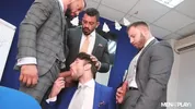 L’année au bureau se finit en défonce royale — Diego Reyes, Drew Dixon, Joe Gillis & Sir Peter