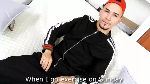 Tino, giovane ragazzo si masturba