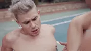 Sugar Daddy fickt einen Twink auf dem Tennisplatz — Draven Navarro & Andy Taylor