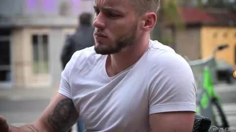 La escala — Brian Bonds y Mickey Taylor