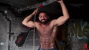 Allein mit Ricky Larkin in einer verlassenen Fabrik