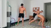 Lo yoga può aspettare – Ken Summers, Andrea Suarez & Jackson Radiz