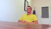 Polvo durante una entrevista de trabajo con el jefe